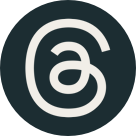 Logo Threads dunkel auf gold, verlinkt zum Threads-Profil von Miriam Hainz | me4you communication